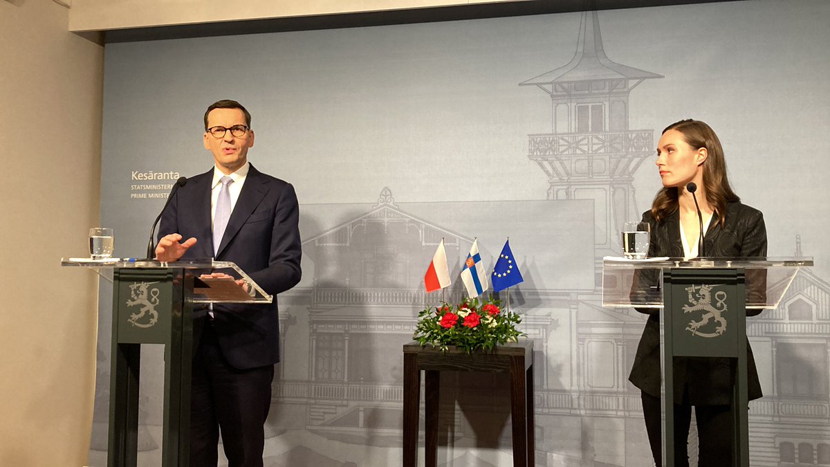 Helsinki: Finnlands Ministerpräsidentin @MarinSanna sagt, dass Russlands Aktionen in der Ukraine „nicht ungestraft bleiben werden Polnischer Premierminister @MorawieckiM – „wir müssen Russland härter treffen, als es vielleicht erwartet Weist auch auf die NATO-Erweiterung hin „wir – als V4-Format – werden wir fragen Viktor Orban für die schnelle Ratifizierung