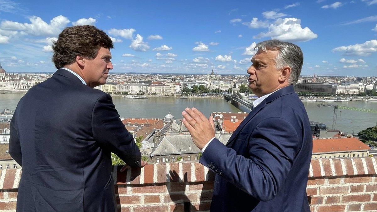 Hungary's government has essentially canceled all major infrastructure developments for Budapest and its metro area, including important railway projects, many co-funded by the EU. The move is seen as a retaliation partly against the opposition-controlled capital, led by 
@bpkaracsonyg
, partly against Western-minded former state secretary for transportation 
@vitdavid
. Vitézy has been openly speaking out against the current government's transportation and development policies.