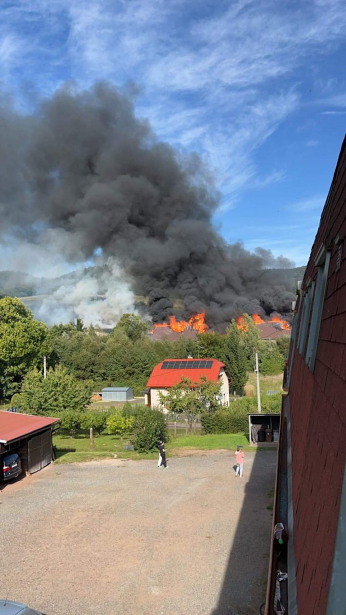 Photo from the scene of an extensive fire at an agricultural building in the village of Šonov in the Broumovsk region. Photo: Vojta Elias