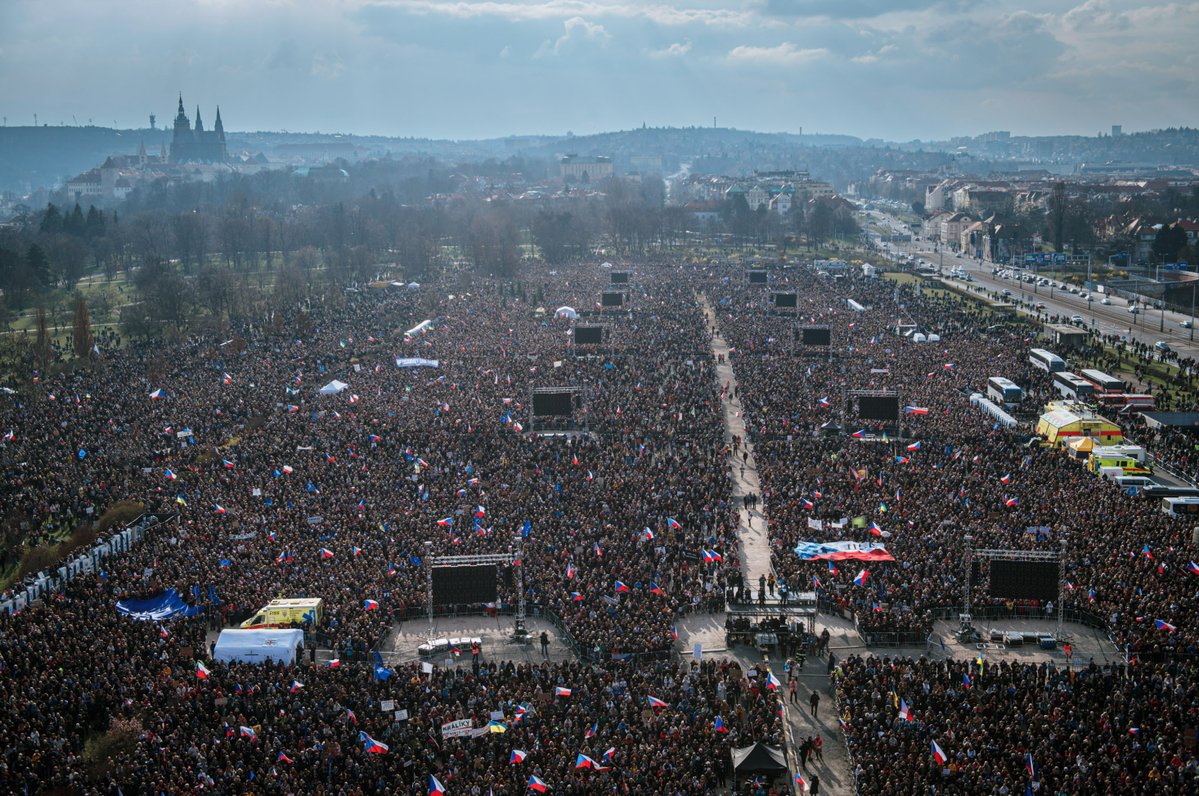 Huge crowd at today's @milionchvilek protest against democratic backsliding by govt of @AndrejBabis (as he addresses CPAC in Budapest to bolster floundering @PM_ViktorOrban).One reason for demo was draft 'foreign agent' law